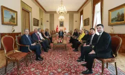 Yapay Zeka Araştırma Komisyonu raporunu, TBMM Başkanı Numan Kurtulmuş'a sundu