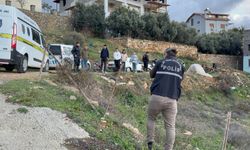 Antalya'da motosiklet uçuruma yuvarlandı: 2 yaralı