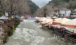 İşletmeler su altında kaldı!