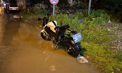 Köpeğe çarpmamak için motosikletiyle savrularak yaralandı