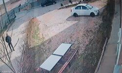 Uçan çatının altında kalmaktan saniyelerle kurtuldu