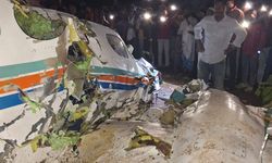 Hindistan’da 7 kişiyi taşıyan ambulans uçak düştü