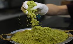 Uzmanından ‘ucuz tatlı’ uyarısı: Yer fıstığı ve kabak çekirdeğini fıstık diye satıyorlar