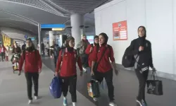 İran Kadın Milli Futbol Takımı İstanbul'a geldi!