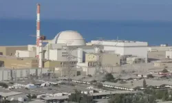 İran'daki nükleer santrale füze isabet etti