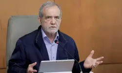 Pezeşkiyan'dan Körfez ülkelerine mesaj: Düşmanlarımızın savaşı topraklarınızdan yürütmesine izin vermeyin