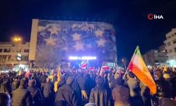 İran’da yüz binler intikam yemini etti