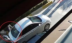 Manavgat'ta yayaya yol verirken motosiklet çarptı