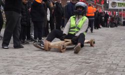 Burdur'da geleneksel tahta araba yarışı