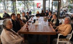 Antalya'da 57 yıllık dostlar çay bahçesinde buluştular