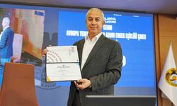 Başkan Özçelik, CEMR Avrupa Yerel Yaşamda Kadın-Erkek Eşitliği Şartı'nı imzaladı