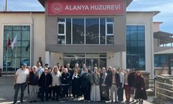 Huzurevi sakinlerine güvenli teknoloji eğitimi verildi