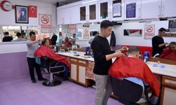 Korkuteli'de 'bayram tıraşı' yoğunluğu