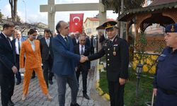 Korkuteli’de protokol bayramlaştı