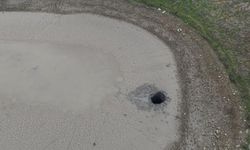 Obruk dev gölü yuttu