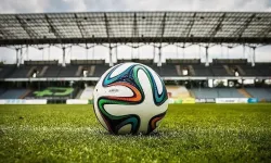 Süper Lig'de tarihe geçecek maç: Orta hakem 'kadın' olacak