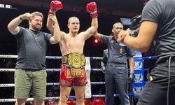 Tayland'dan şampiyonluk kemeriyle döndü