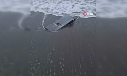 Sakarya’da sahile dron parçası vurdu