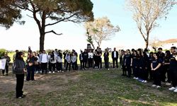 Lara Sahili'nde öğrencilerden bilimsel temizlik