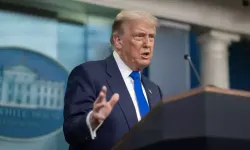 Trump: Ablukayı aşmaya çalışan İran gemisini vurarak ele geçirdik