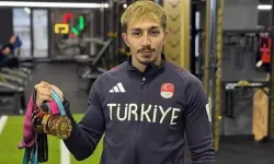 Milli halterci Yusuf Fehmi Genç'ten 2 altın, 1 bronz madalya