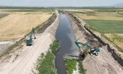 Su akışını kesen bent yıkıldı