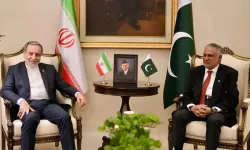 İran Dışişleri Bakanı Arakçi, Pakistan Genelkurmay Başkanı Munir ile görüştü