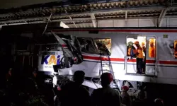 Endonezya'da tren kazası: 14 ölü, 84 yaralı