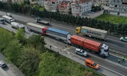 TEM’de 6 TIR zincirleme kazaya karıştı