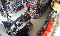 Demre'de deprem anı kamerada