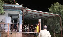 Kepez'de evin deposunda yangın