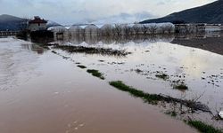 Elmalı'da sağanak nedeniyle dereler taştı