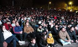 Dev ekrandaki bitiş düdüğüyle Antalya'da bayram havası esti