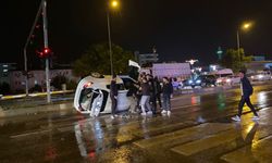 Refüje çarpıp yan yattı