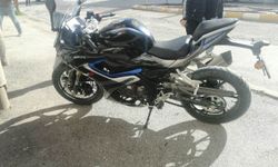 Kaskı sayesinde kurtuldu