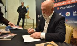 Sinema oyuncusu Ercan Kesal, Kepez Kitap Fuarı’nda