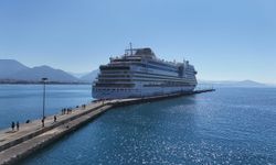 Alanya'ya lüks kruvaziyer ile 2 bin turist geldi