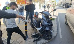 Kasksız sürücü ölümden döndü