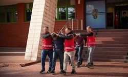 Dolandırıcılık yapan 2 şüpheli tutuklandı