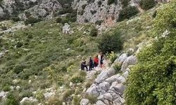 Dağa tırmandığı sırada düşerek yaralanan kişiyi ekipler kurtardı