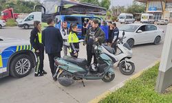 Manavgat'ta kazada sürücüler yaralandı