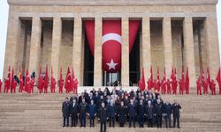 Bakan Tekin, öğrencilerle Anıtkabir’i ziyaret etti