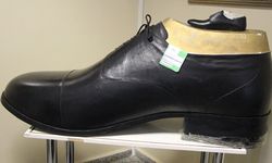 Türkiye’nin en büyük giyilebilir ayakkabısı üretildi: Tam 222 numara