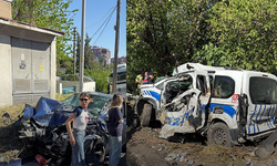 İzmir'de freni boşalan TIR 10 araca çarptı