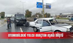 Otomobildeki yolcu araçtan aşağı düştü