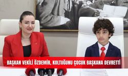 Başkan Vekili Özdemir, koltuğunu çocuk başkana devretti