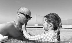 Jason Statham, sonsuzluk havuzunda poz verdi