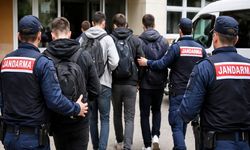 İzmir'de okula saldırı hazırlığı iddiası: 8 öğrenci gözaltında