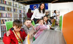 Minikler kitaplarla dolu keyifli bir gün geçirdi