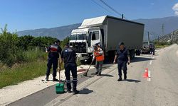 Finike'de motosiklet sürücüsü kazada hayatını kaybetti